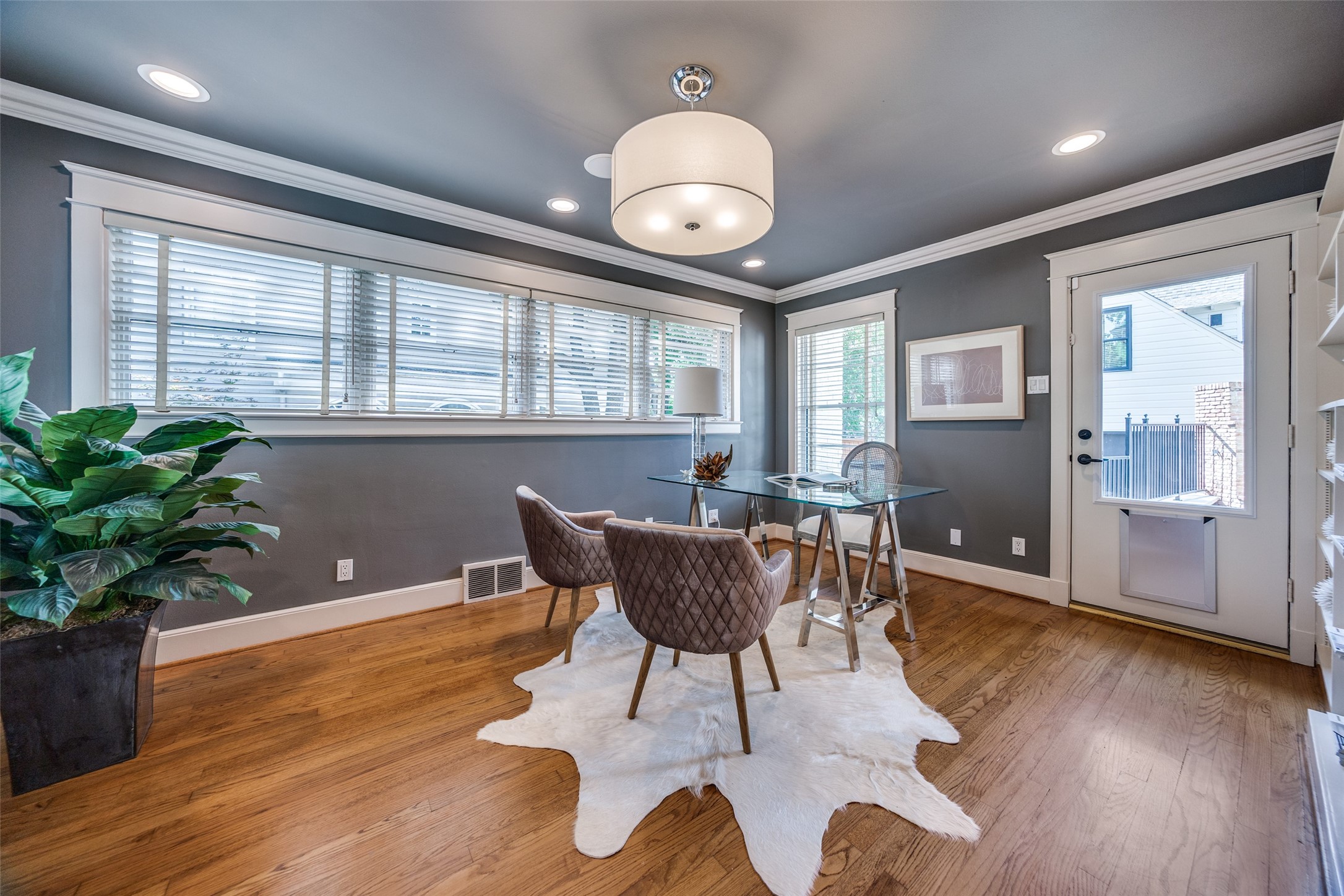 3009 Southwestern Boulevard