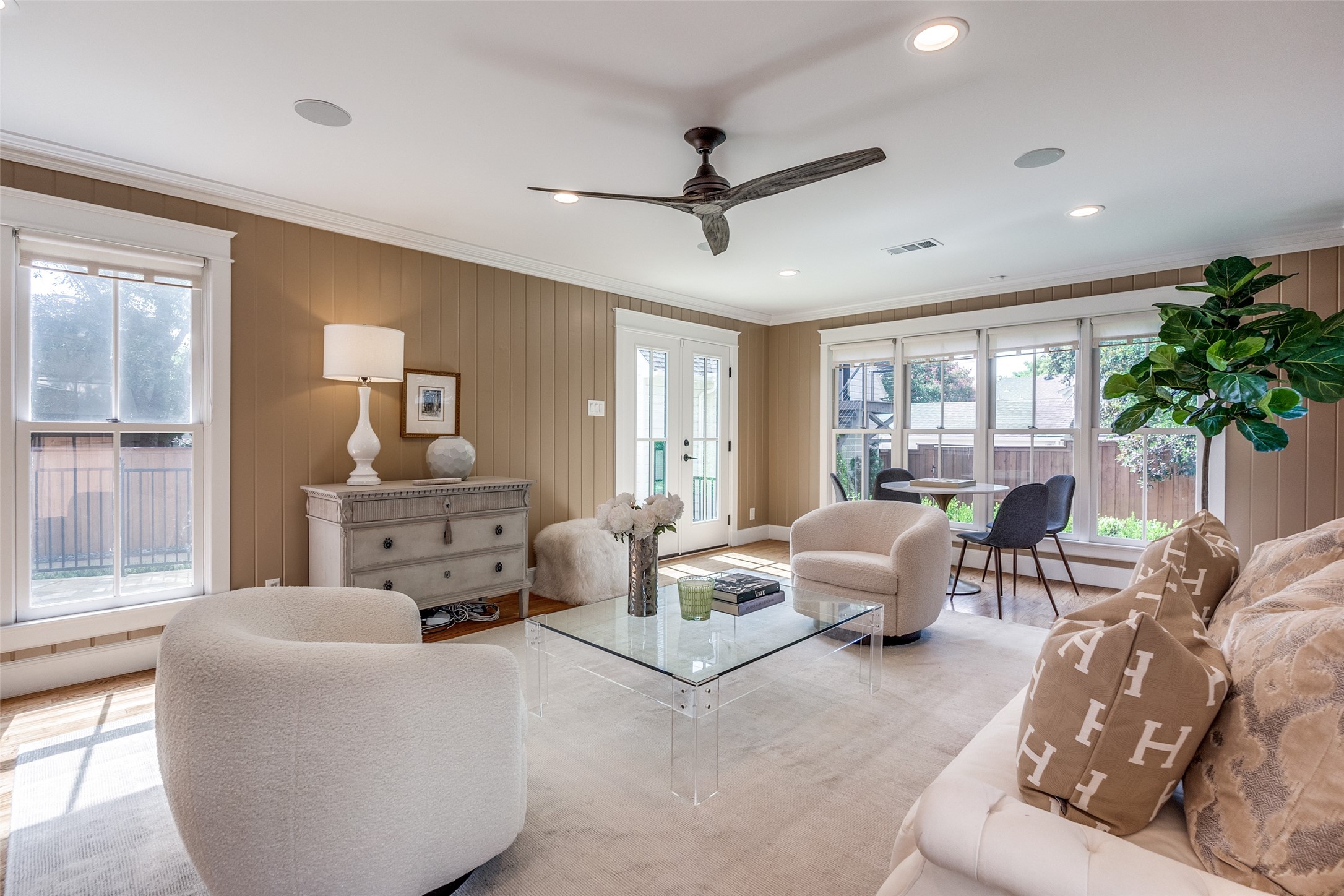 3009 Southwestern Boulevard