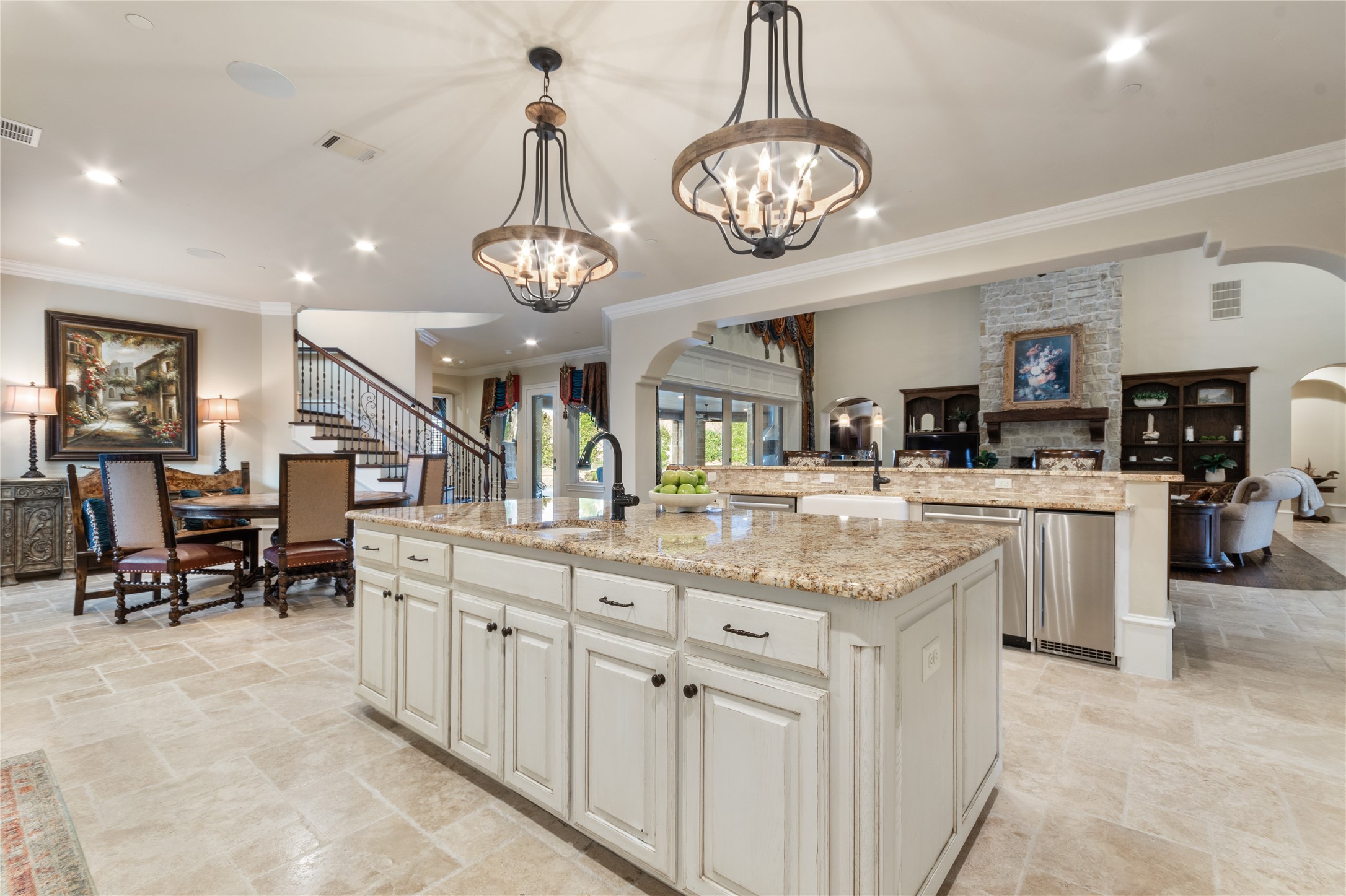 723 Bending Oak Trail