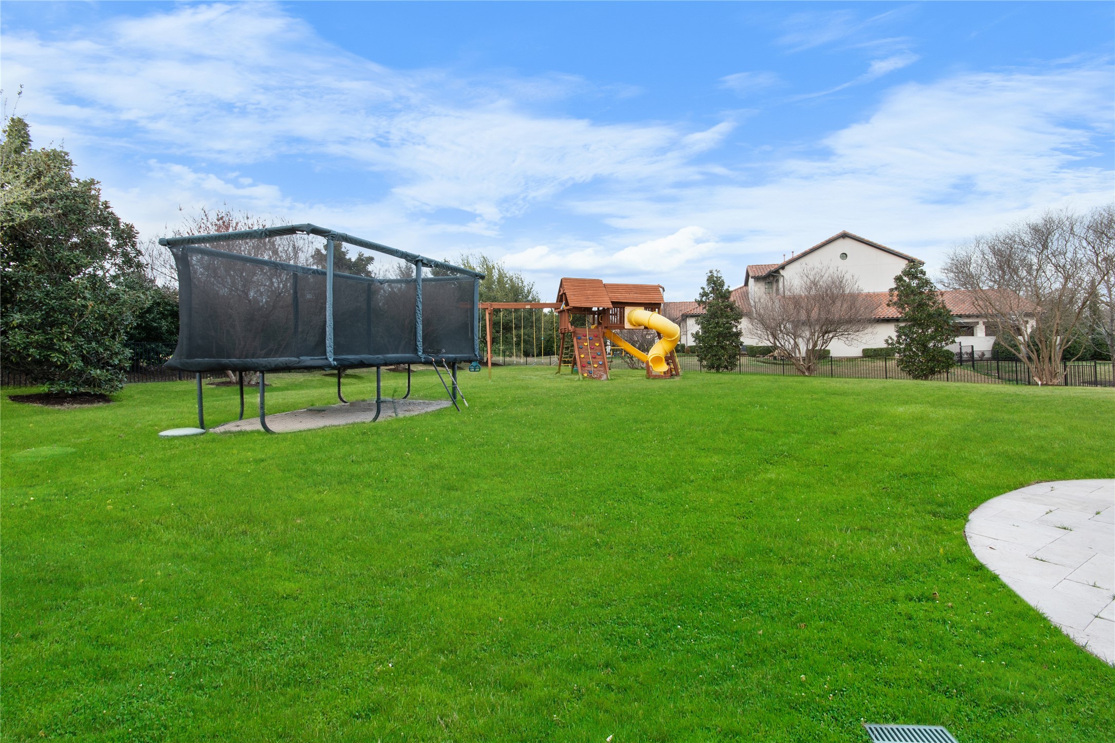 723 Bending Oak Trail