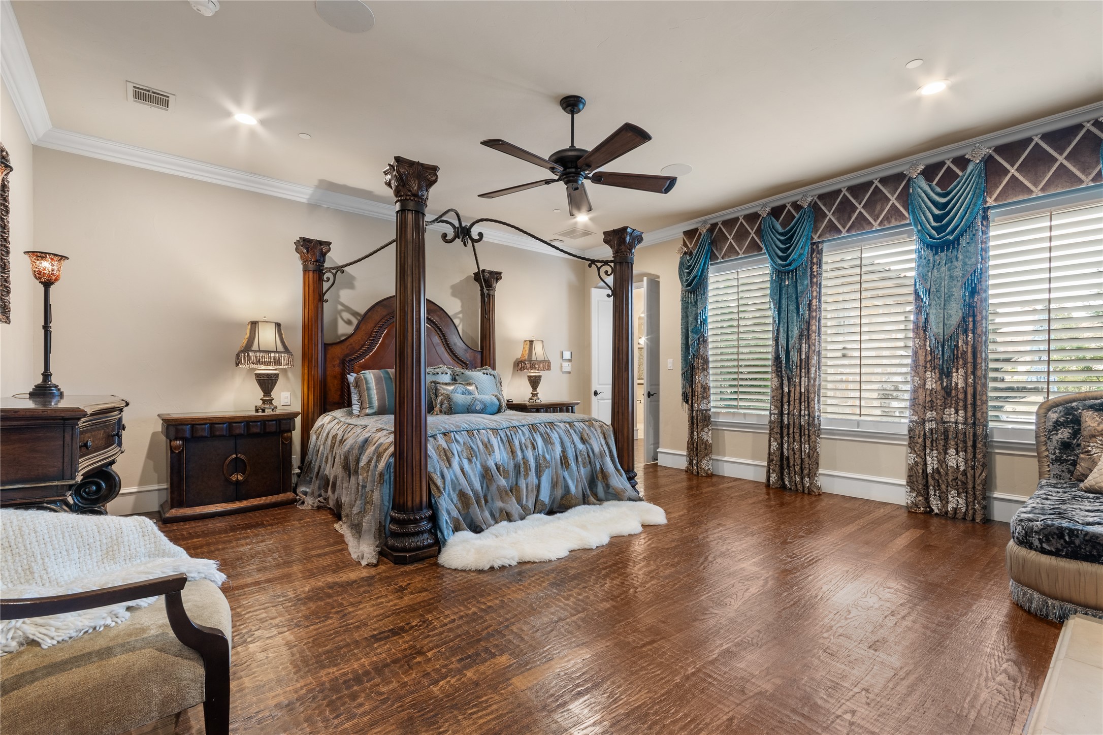 723 Bending Oak Trail