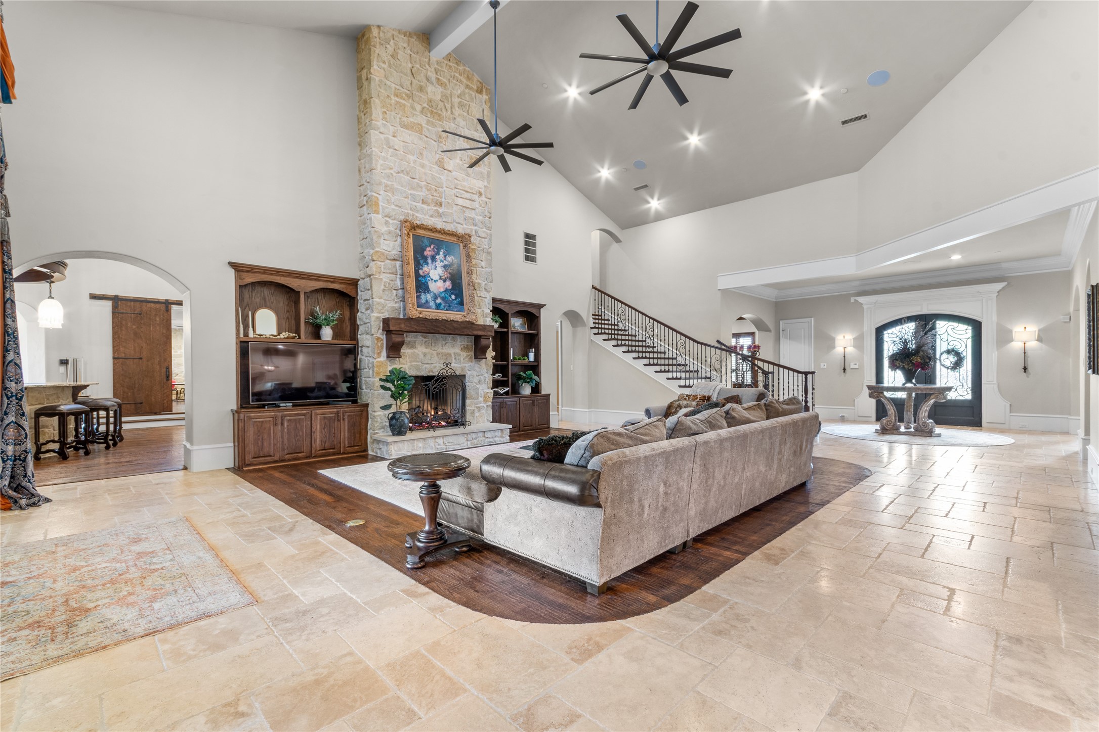 723 Bending Oak Trail