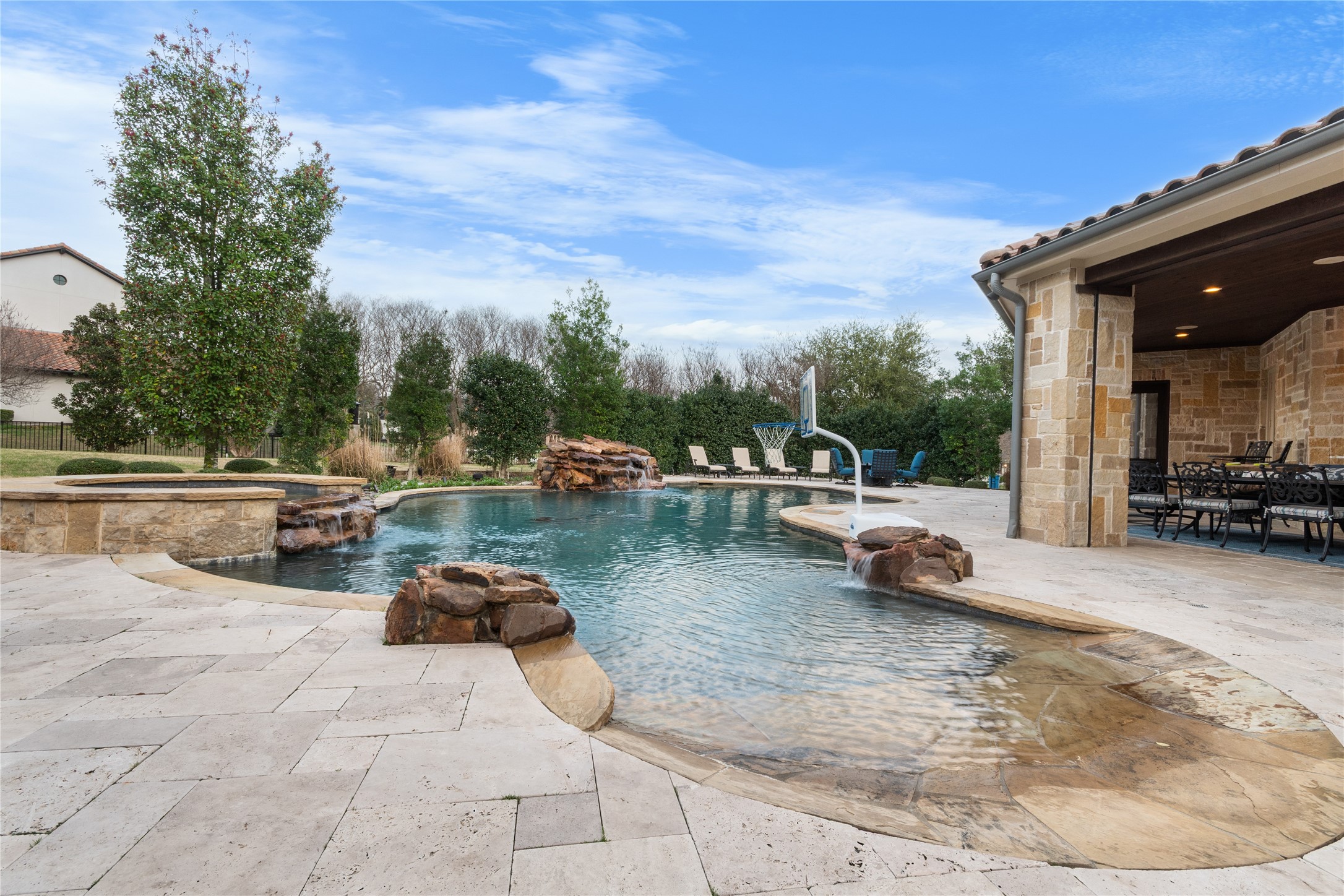 723 Bending Oak Trail