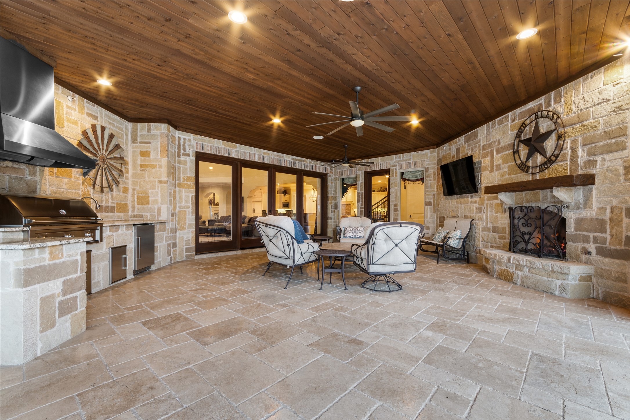 723 Bending Oak Trail