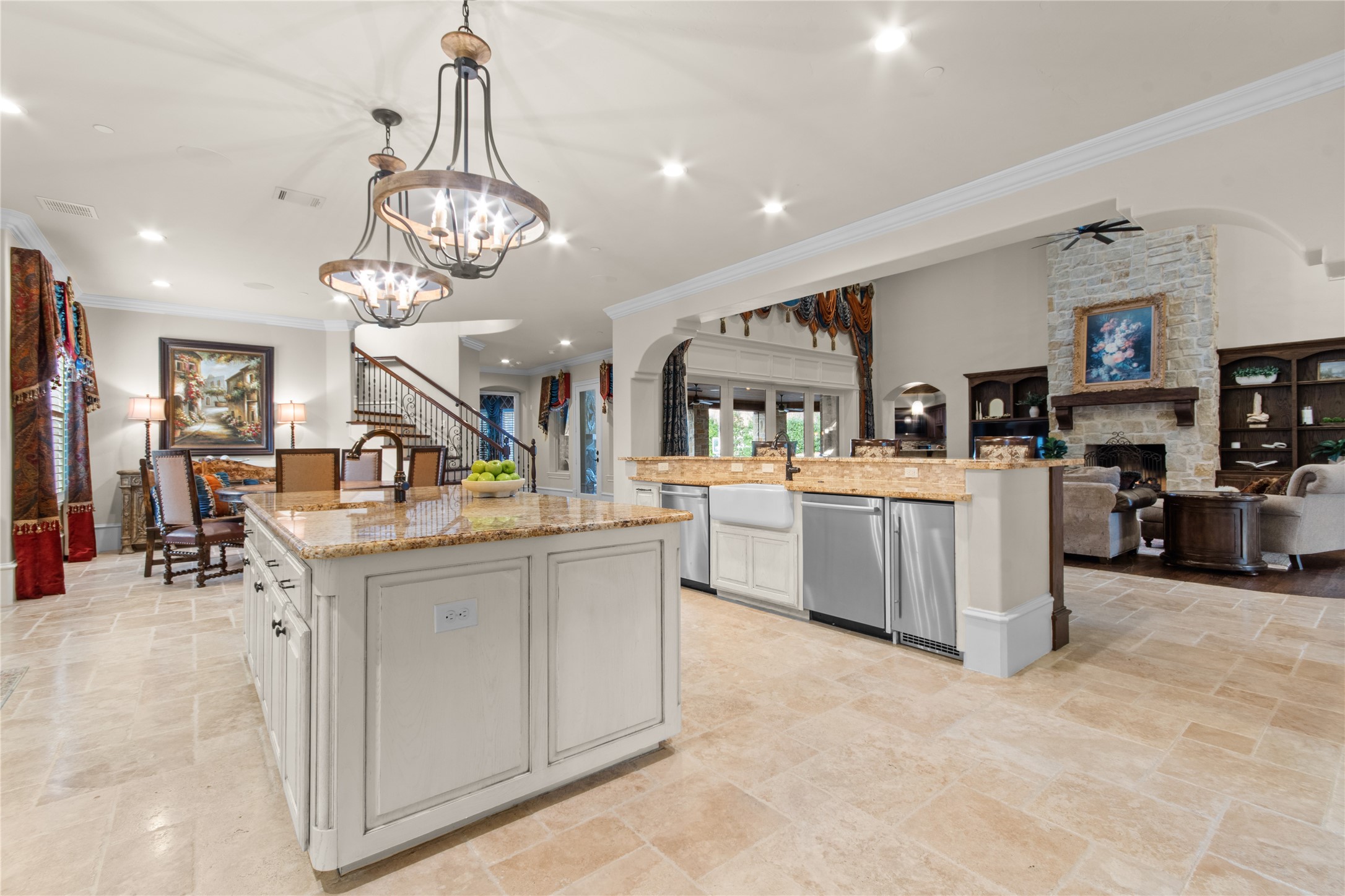 723 Bending Oak Trail