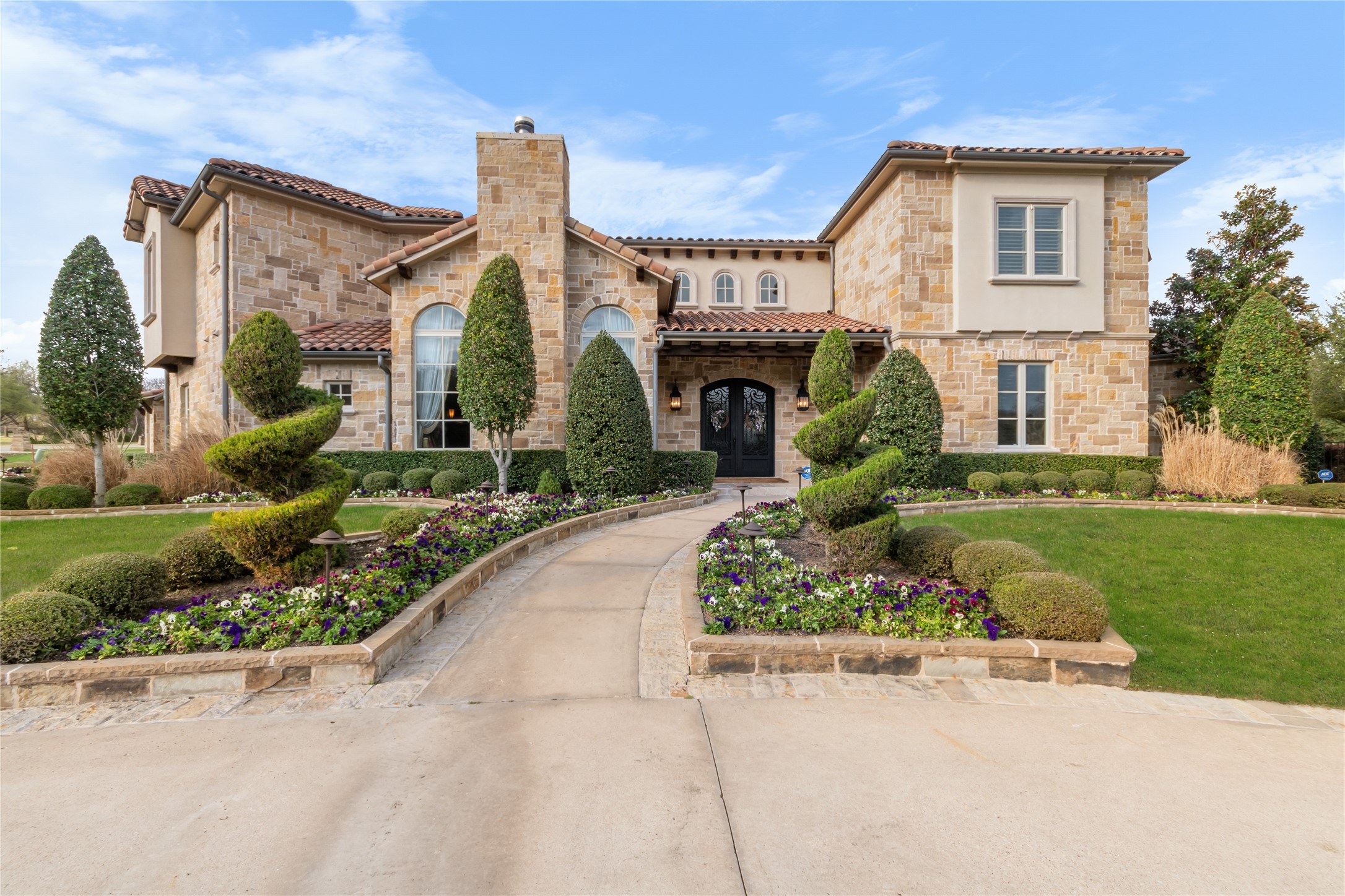 723 Bending Oak Trail