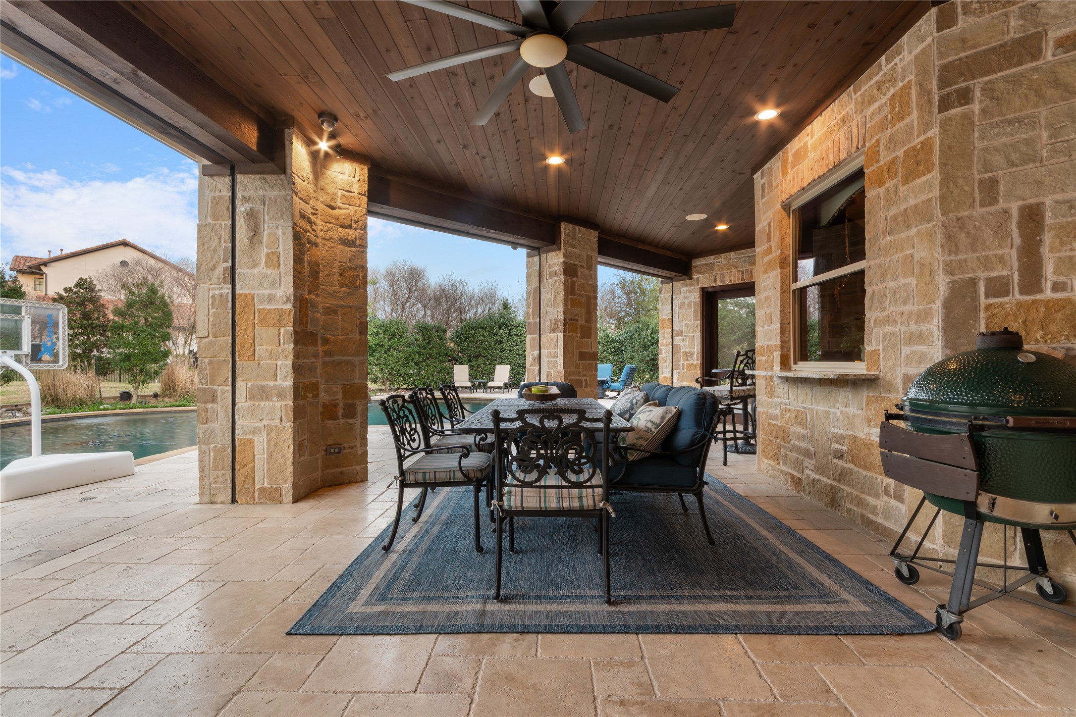 723 Bending Oak Trail