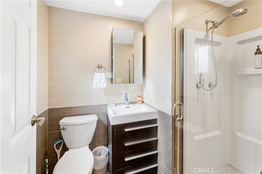 1402 W Goodhue Avenue