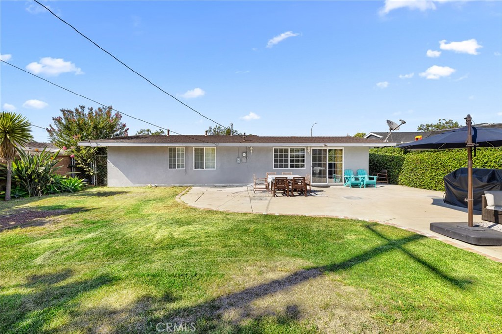 1402 W Goodhue Avenue