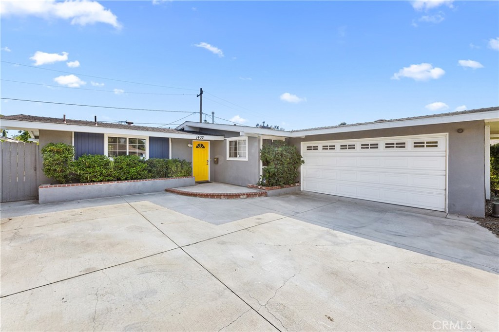 1402 W Goodhue Avenue