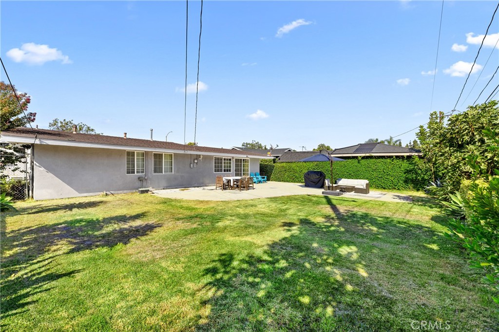 1402 W Goodhue Avenue