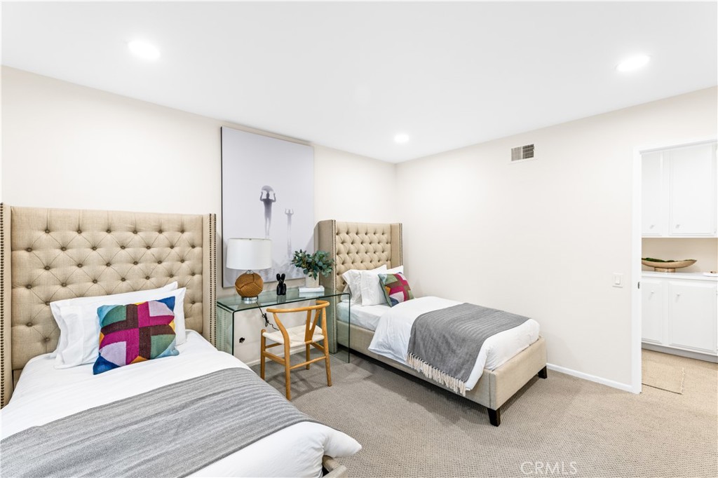 1621 Harbor Crest Circle