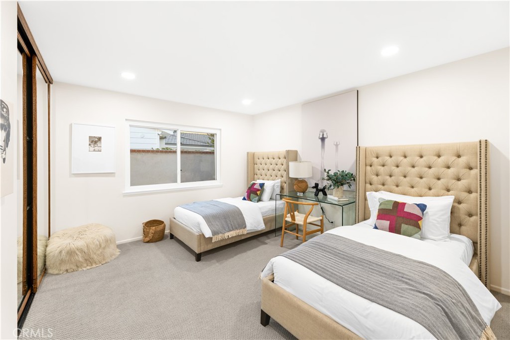 1621 Harbor Crest Circle