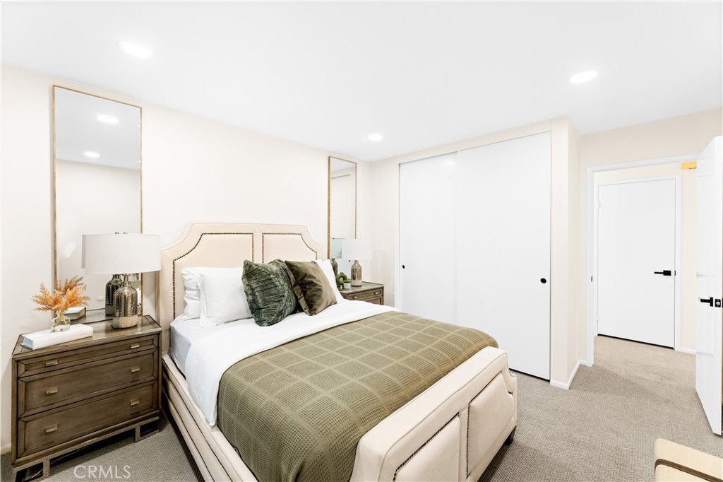 1621 Harbor Crest Circle