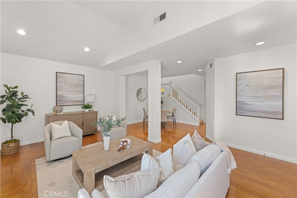 52 COTTAGE Lane