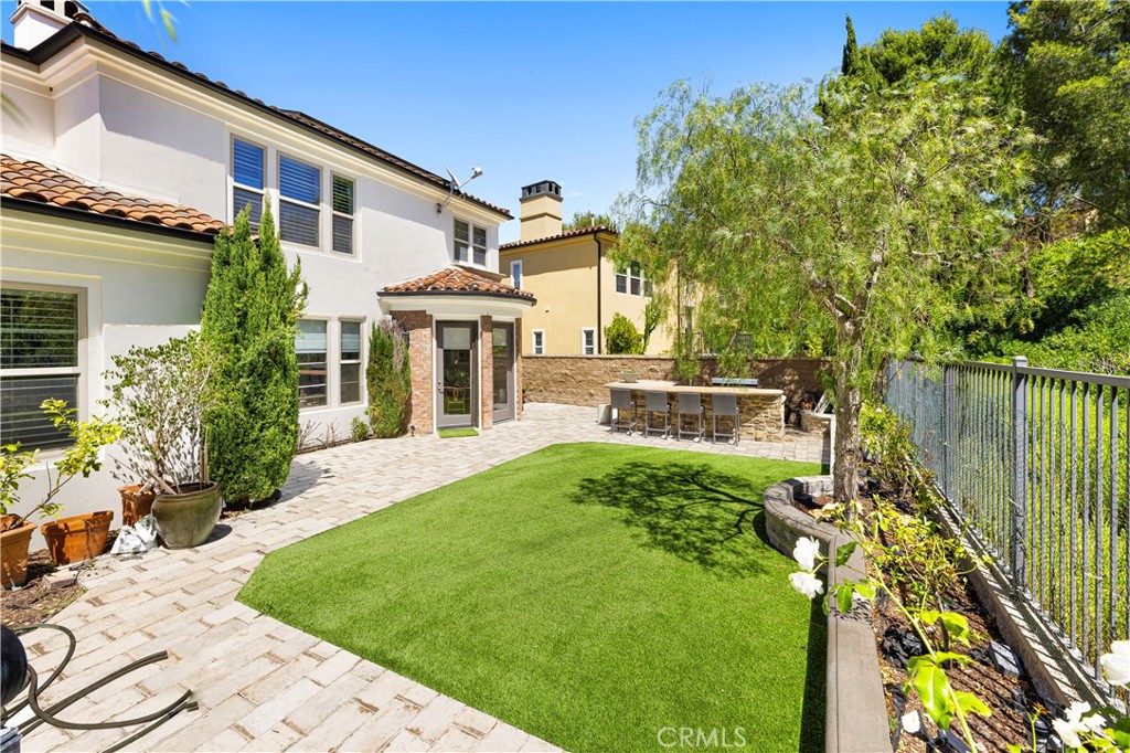 54 VALLEY TERRACE