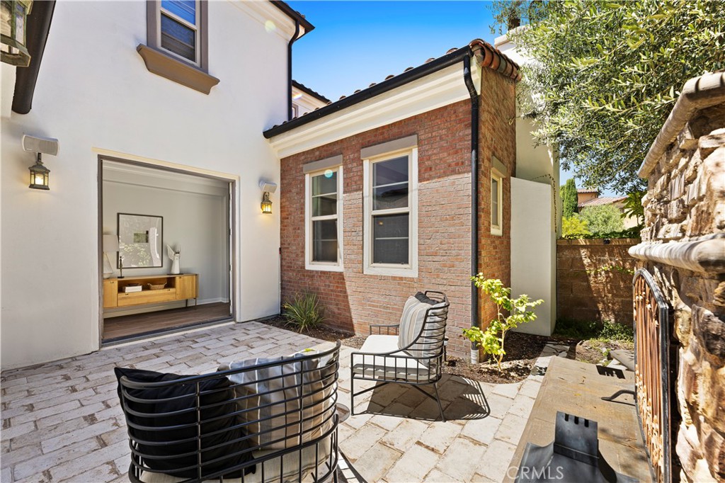 54 VALLEY TERRACE