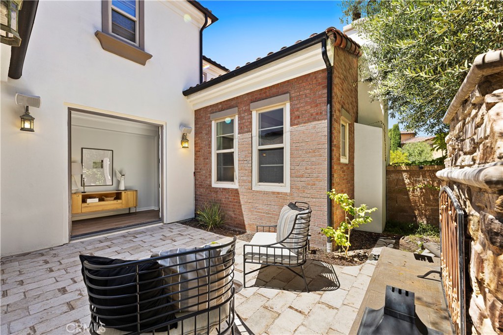 54 VALLEY TERRACE