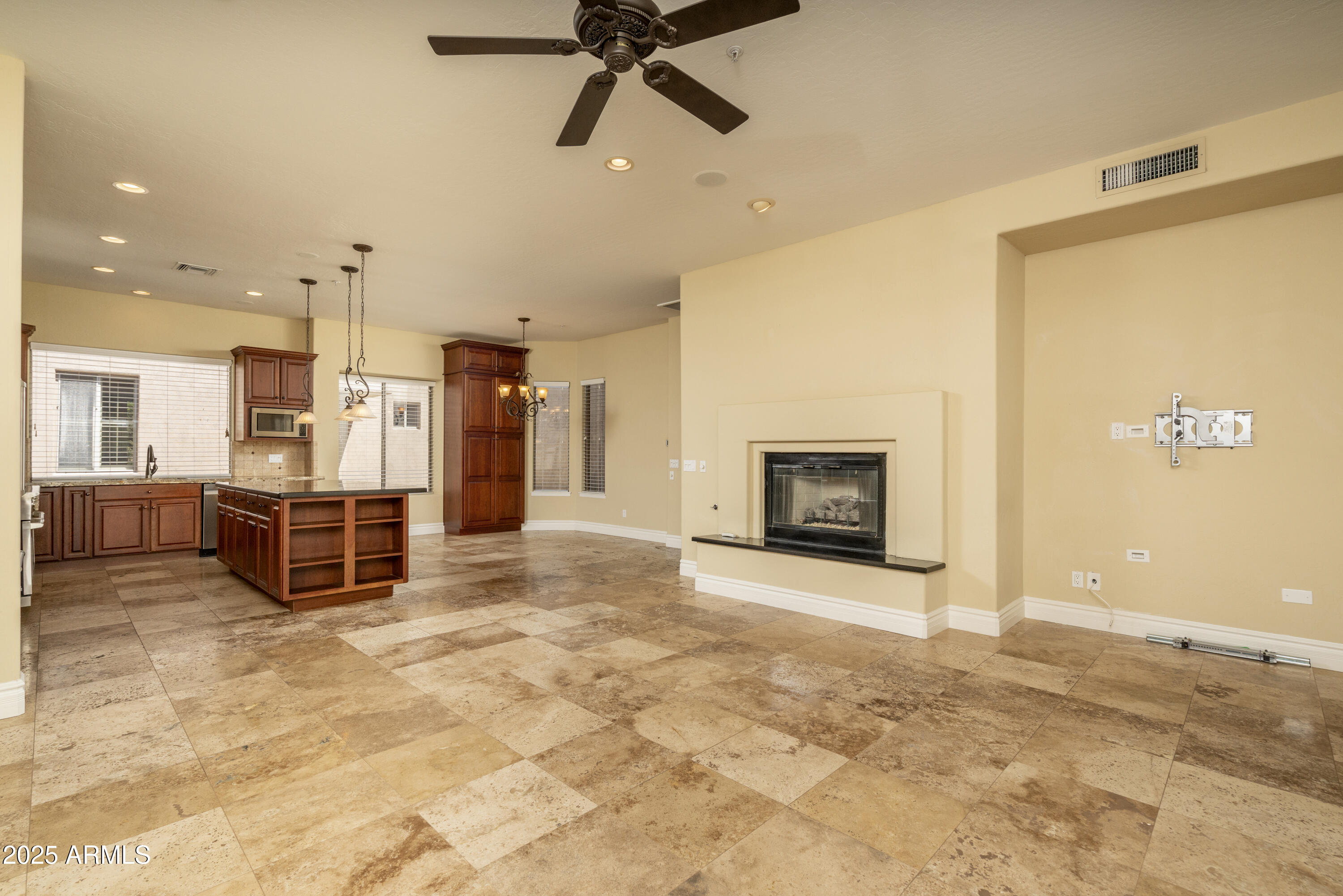 7023 E SHOOTING STAR Way