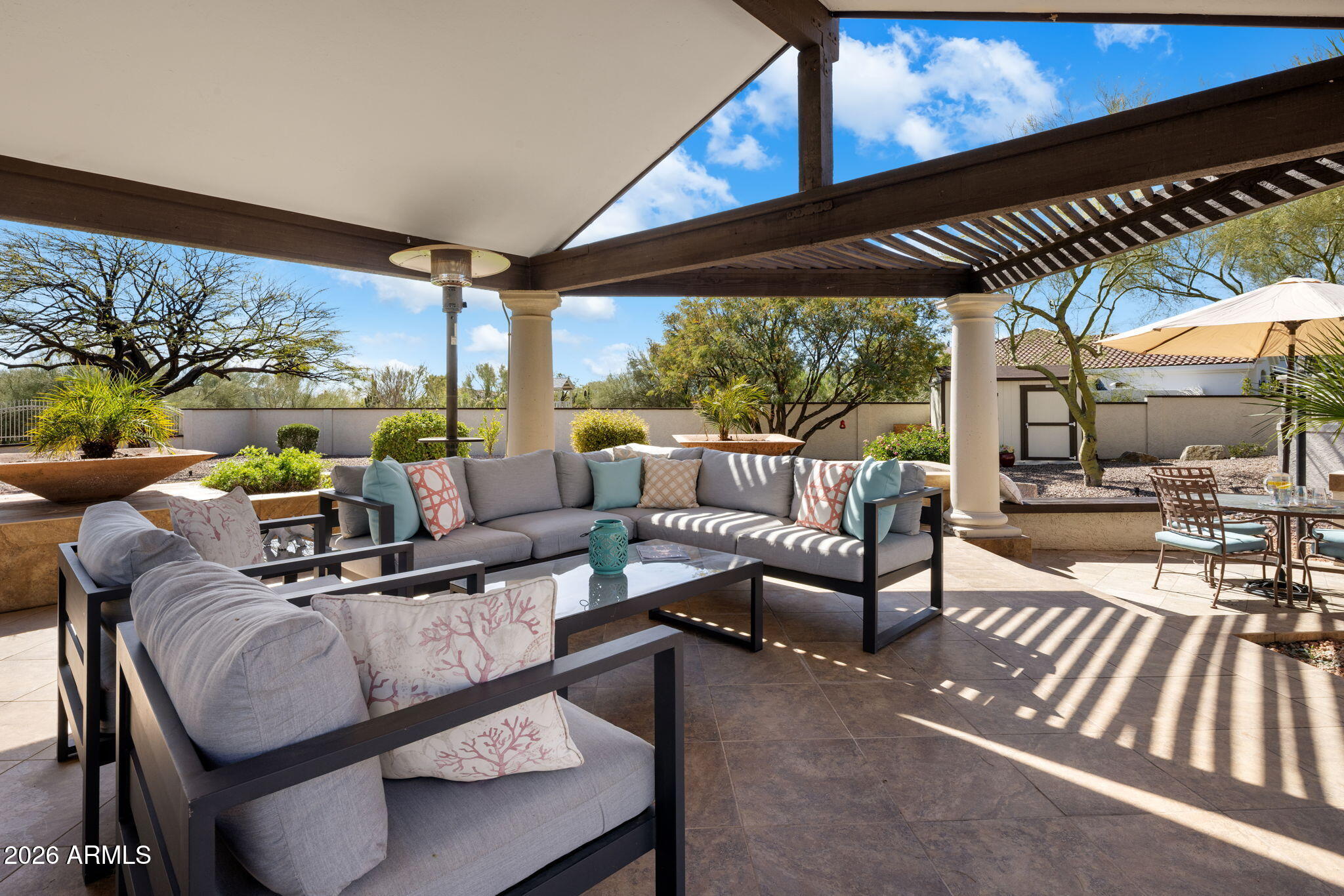 8119 E PARKVIEW Lane