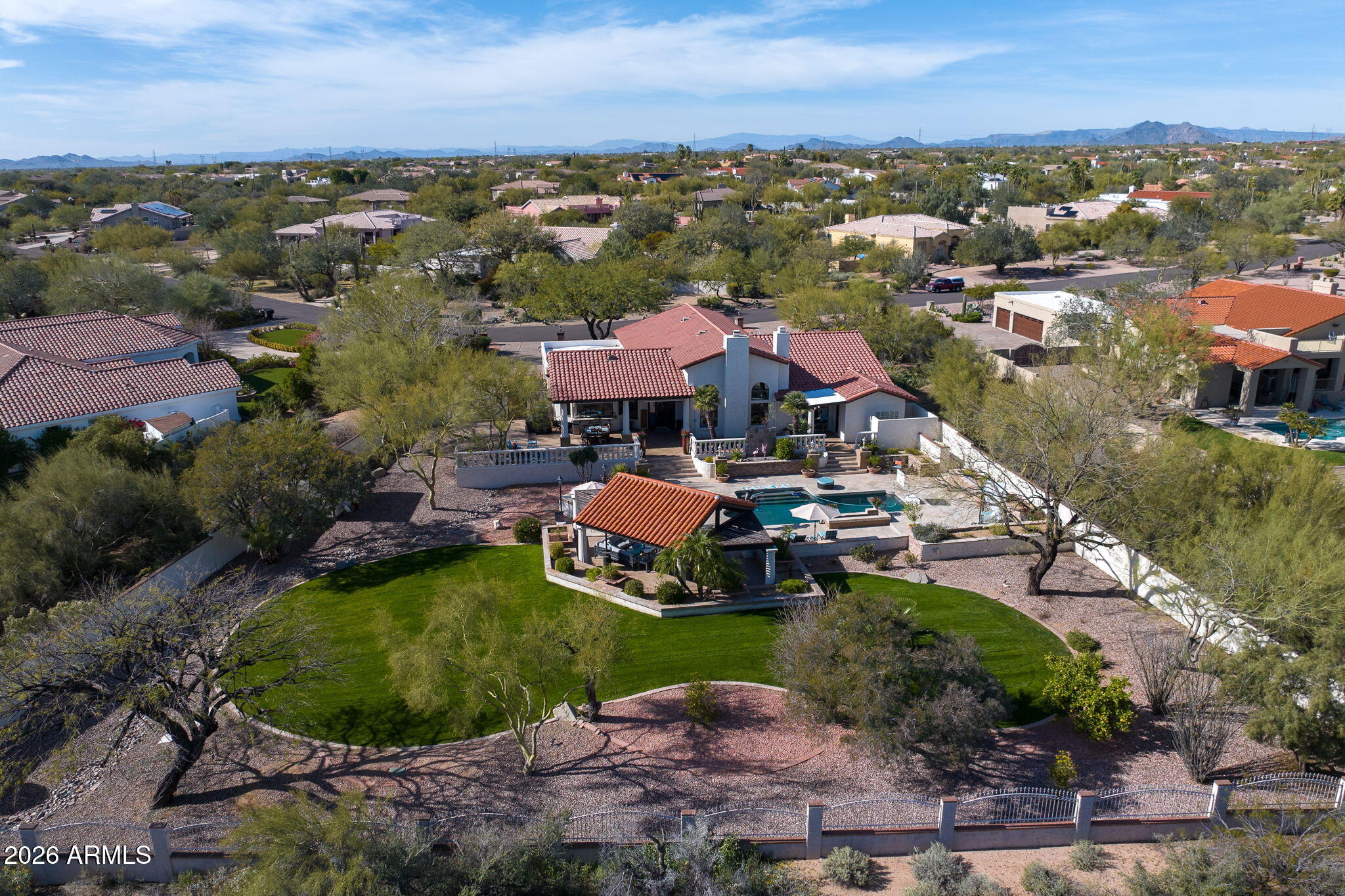 8119 E PARKVIEW Lane