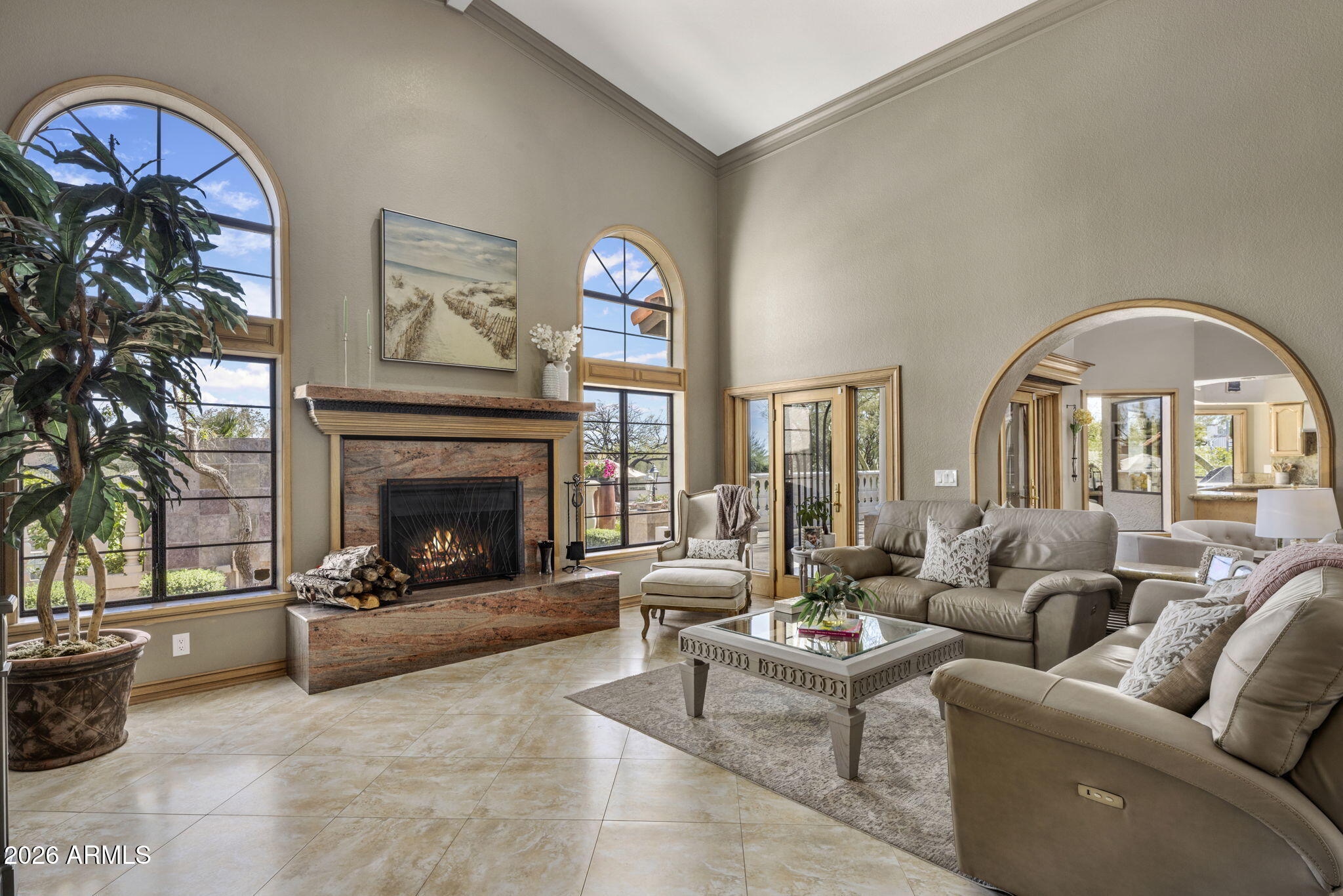 8119 E PARKVIEW Lane