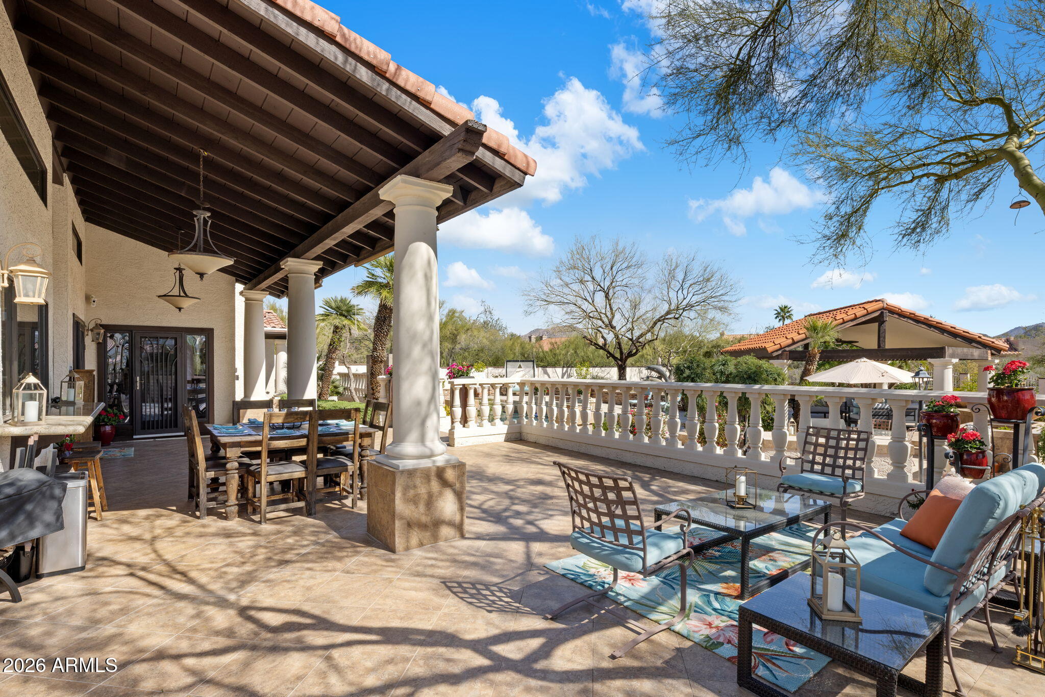 8119 E PARKVIEW Lane