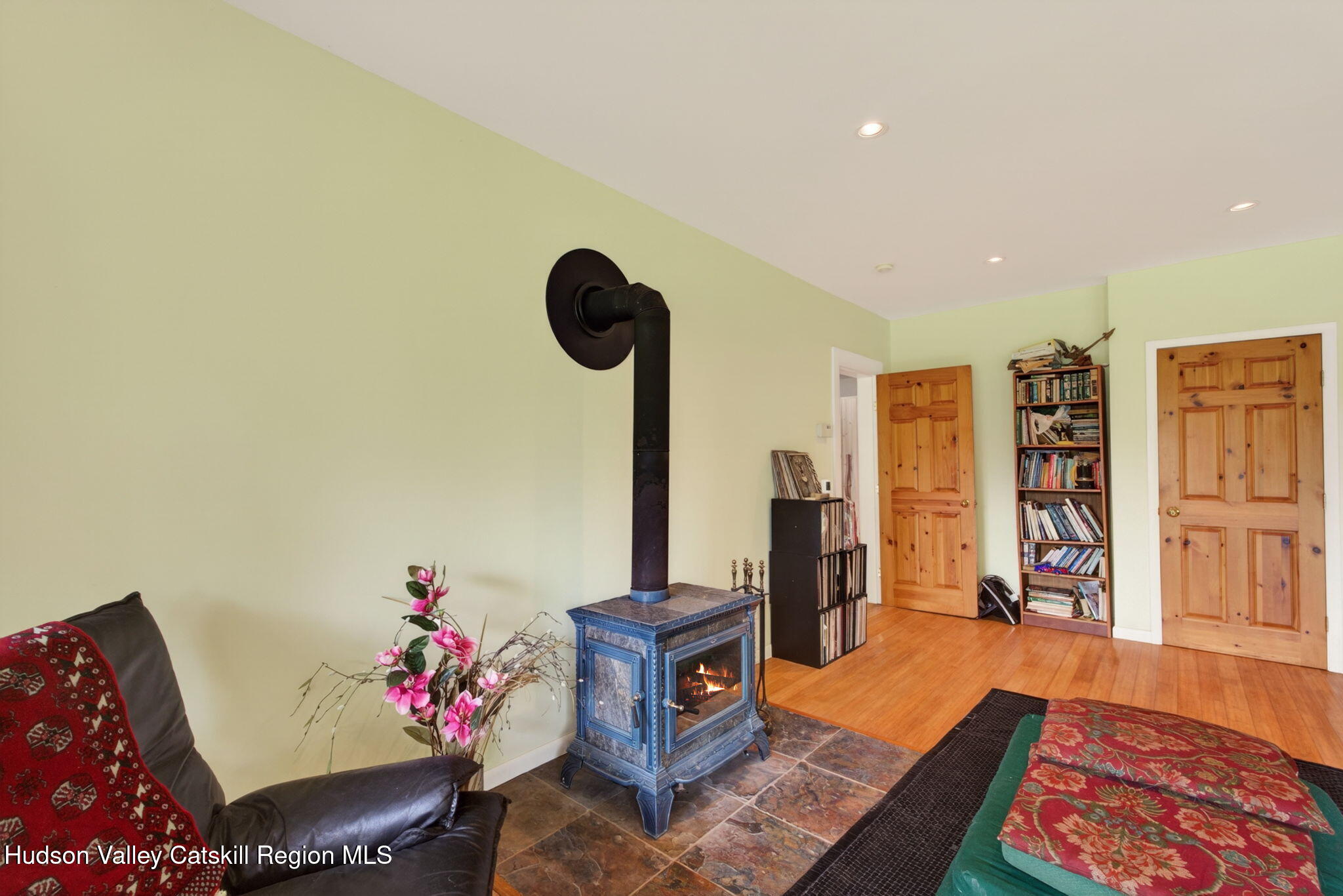 81 N Pond Drive, off Anderson Rd