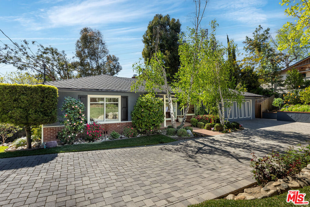 1356 Journeys End Drive