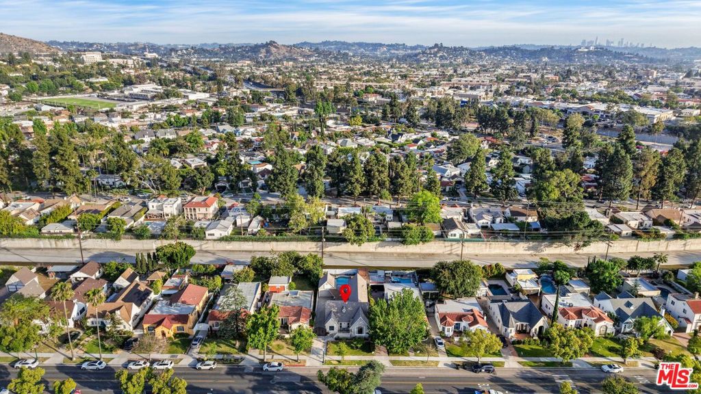 924 E Glenoaks Boulevard