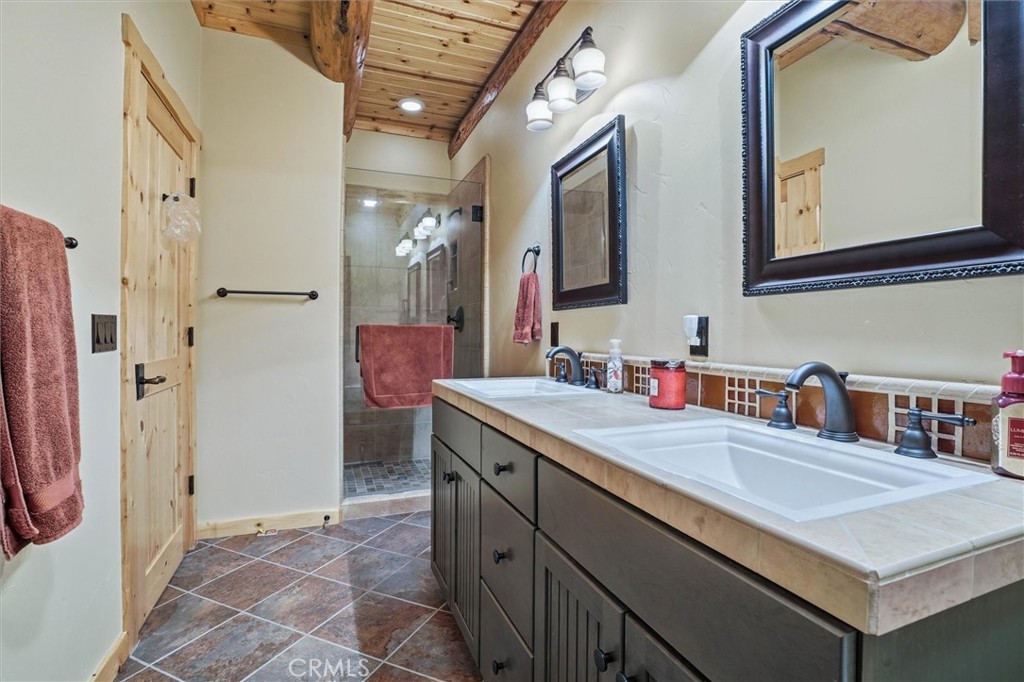 7190 Tres Vista Road