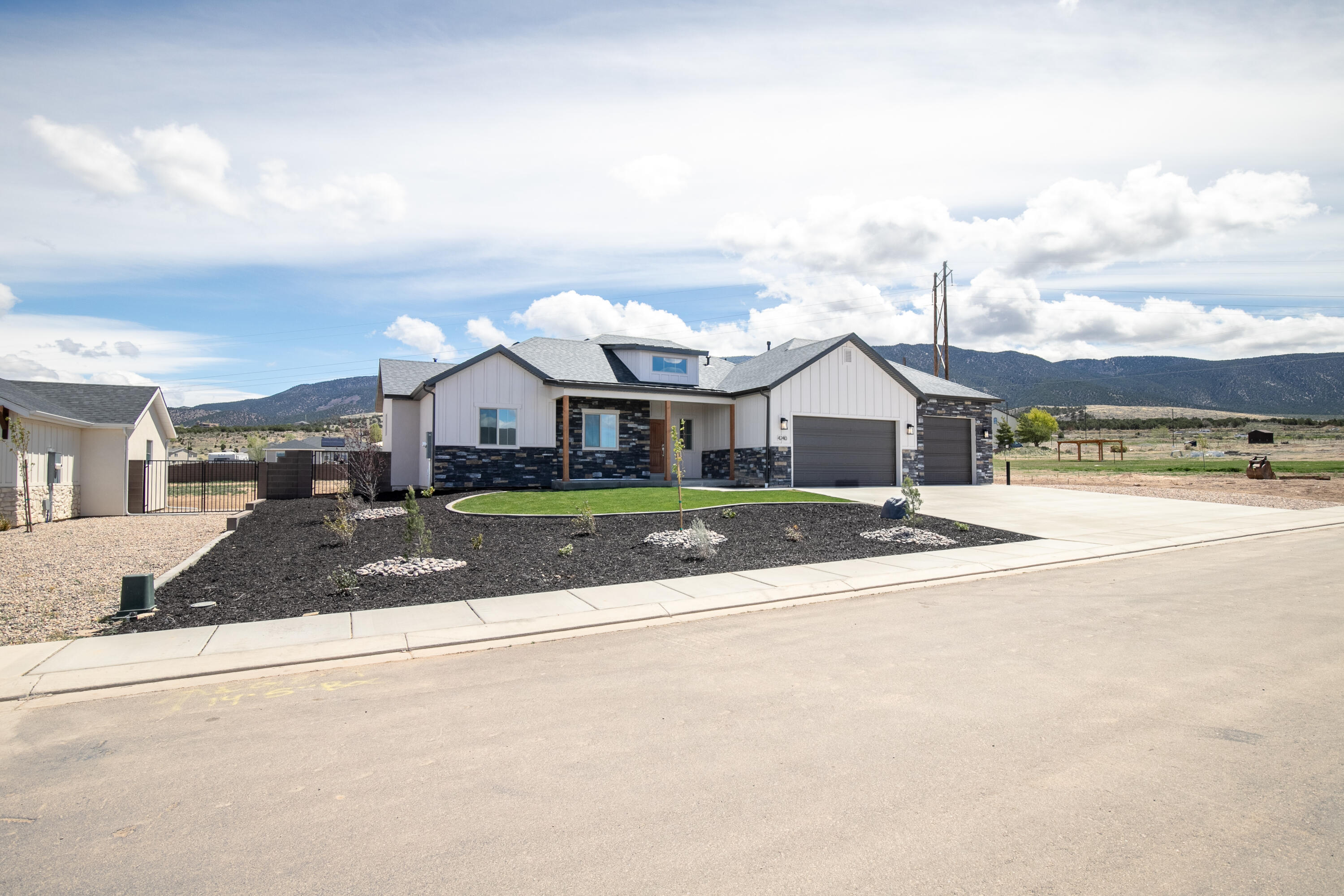 4240 N Tomahawk DR, Lot 6