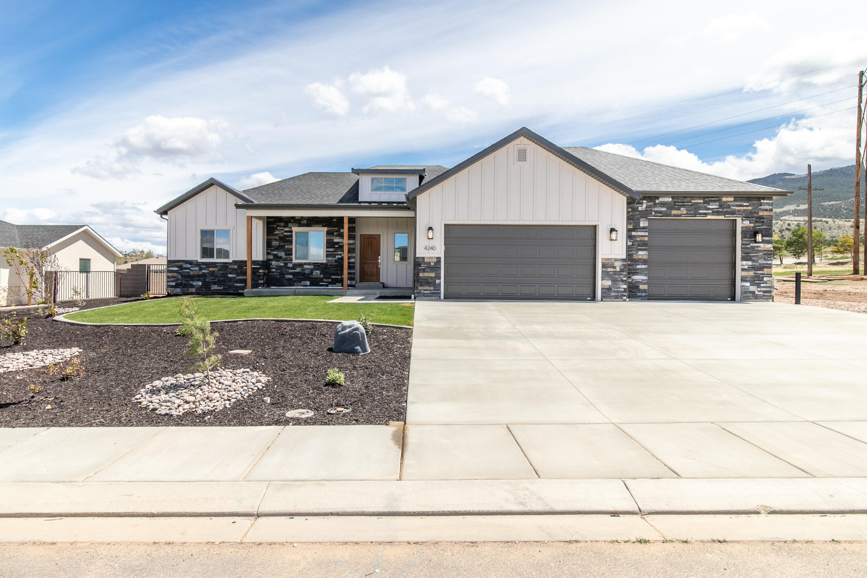 4240 N Tomahawk DR, Lot 6