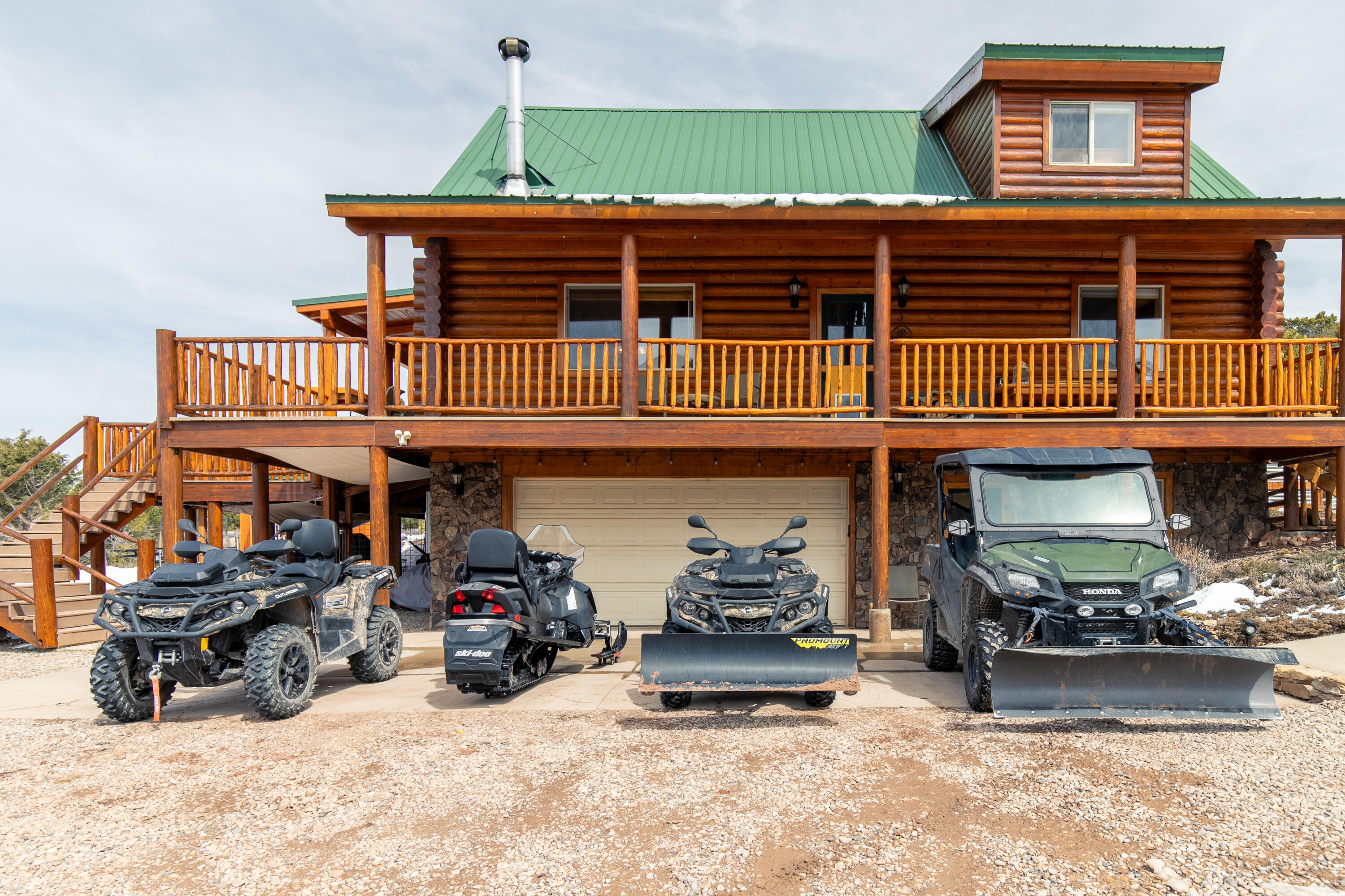 2011 S High Cedar View DR