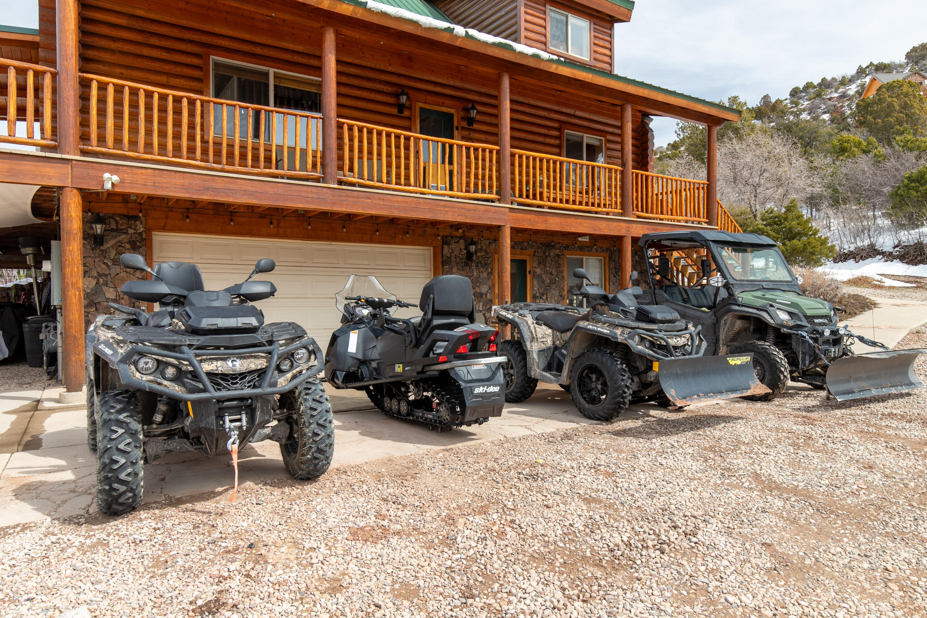 2011 S High Cedar View DR