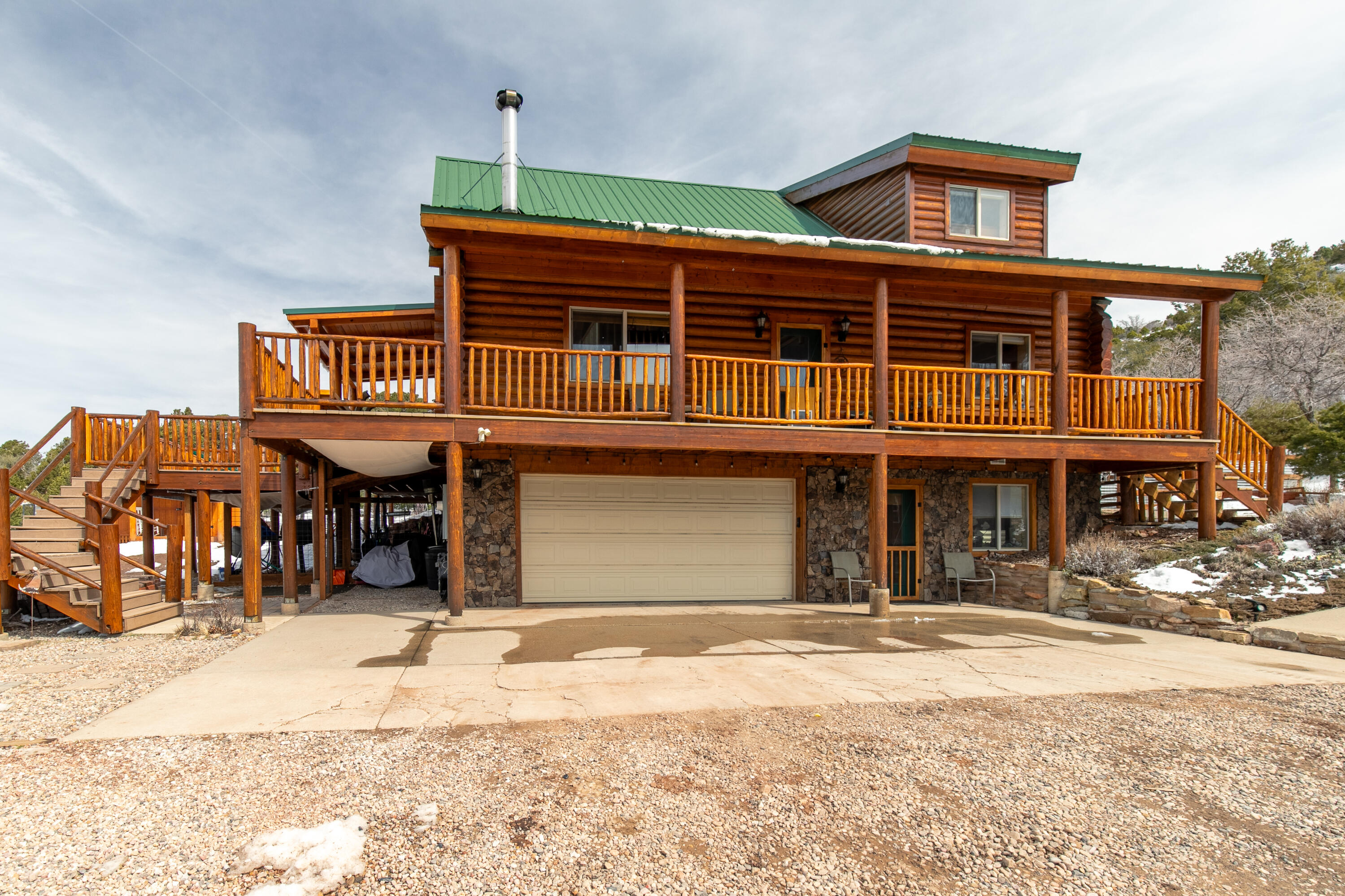 2011 S High Cedar View DR