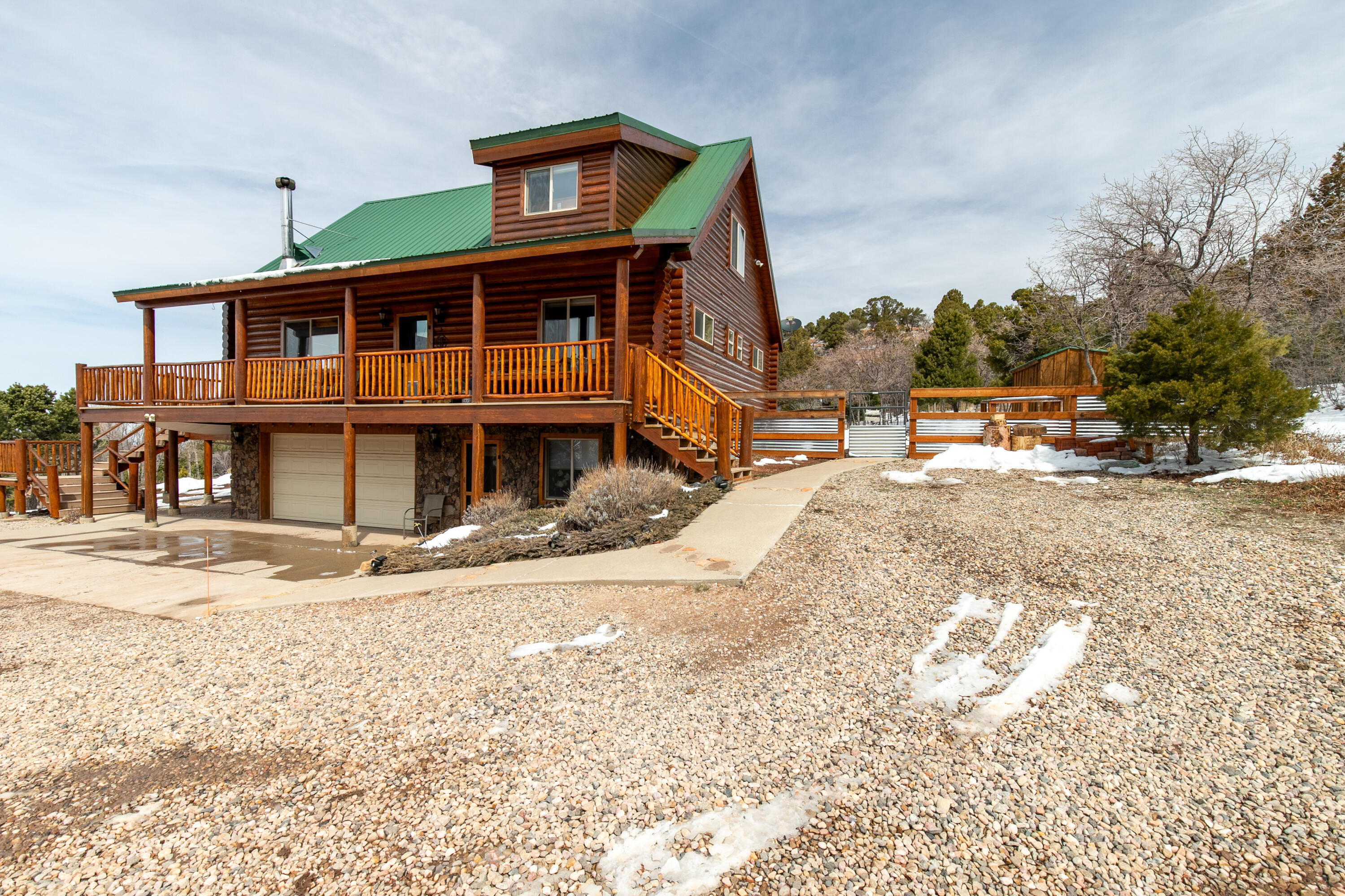 2011 S High Cedar View DR