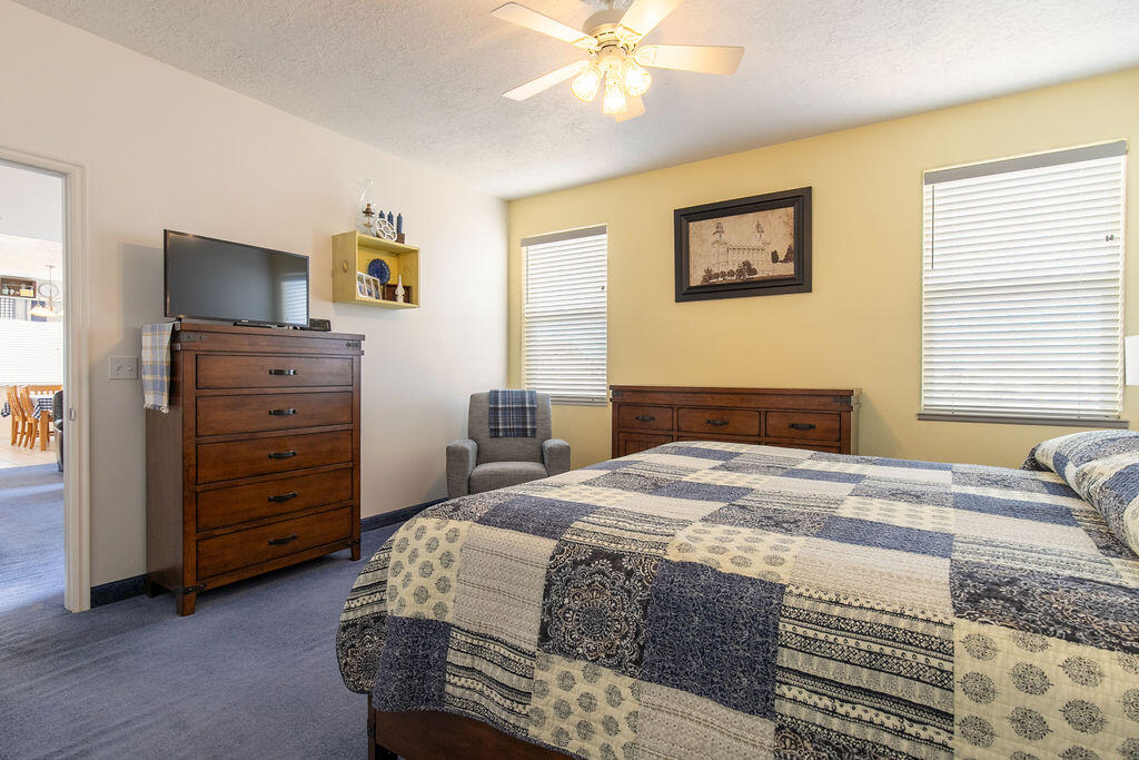 1653 E Millstone CIR