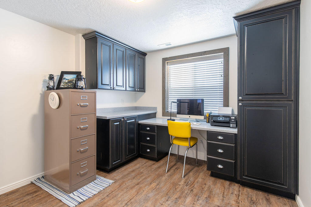 1653 E Millstone CIR