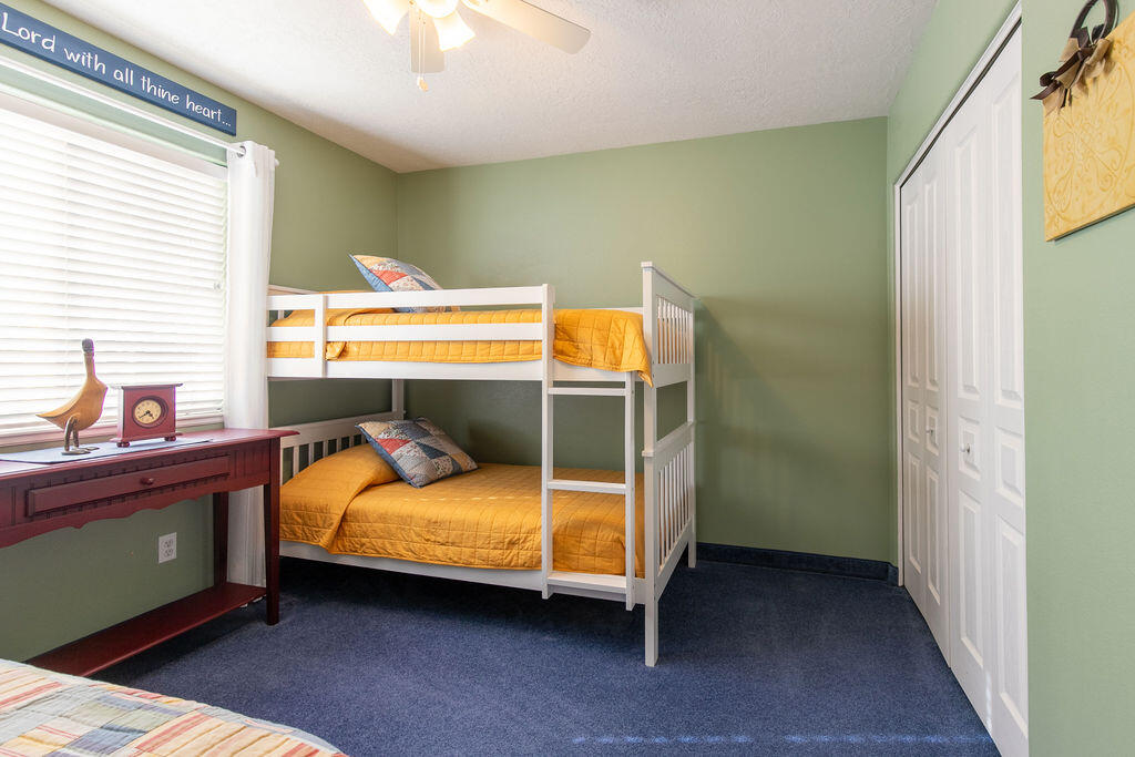 1653 E Millstone CIR