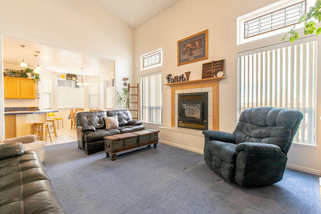 1653 E Millstone CIR