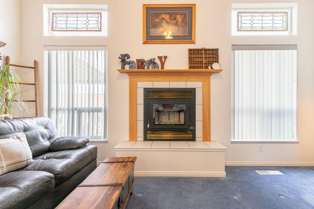 1653 E Millstone CIR