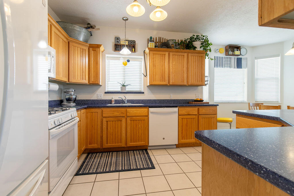 1653 E Millstone CIR