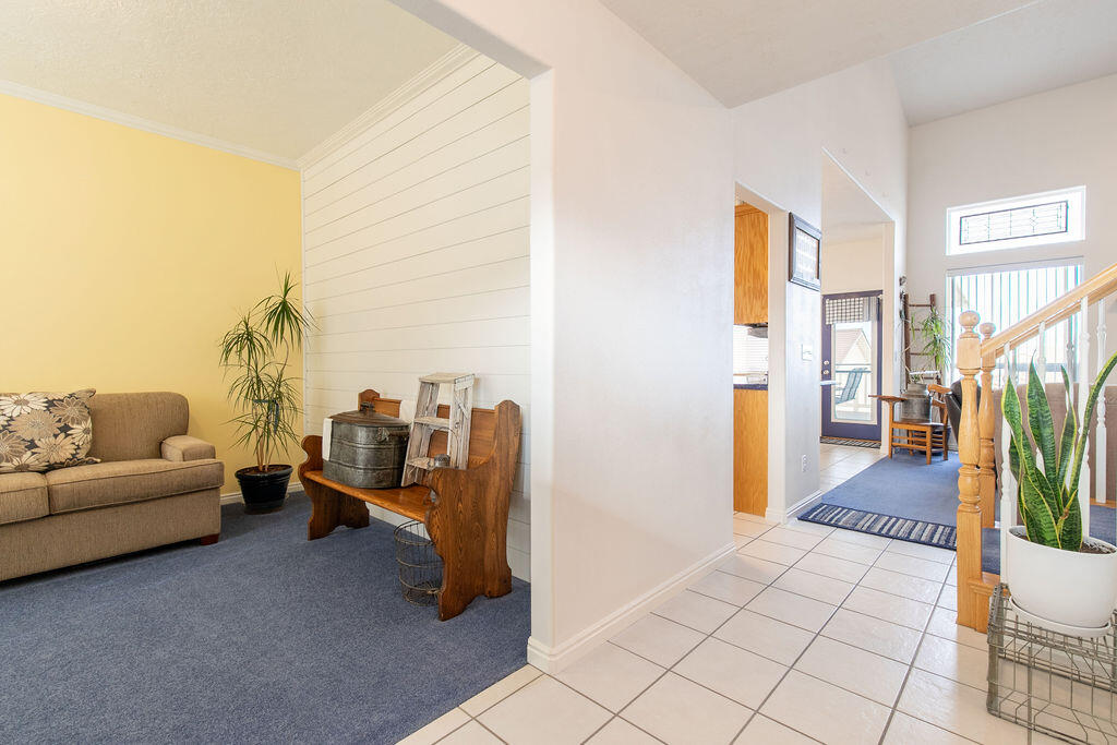 1653 E Millstone CIR