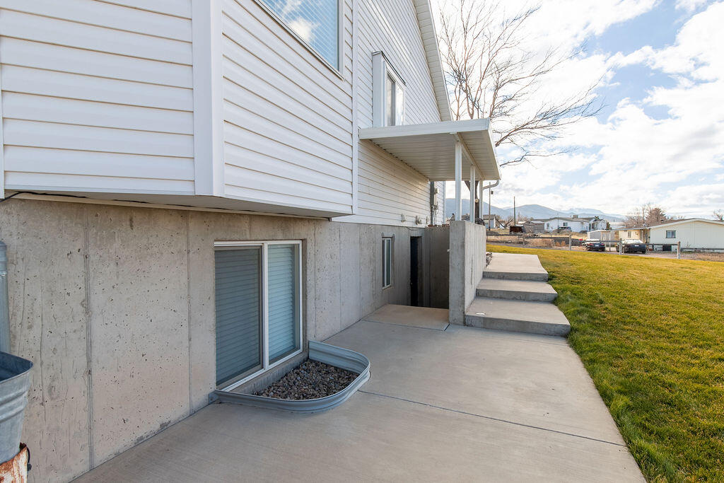 1653 E Millstone CIR