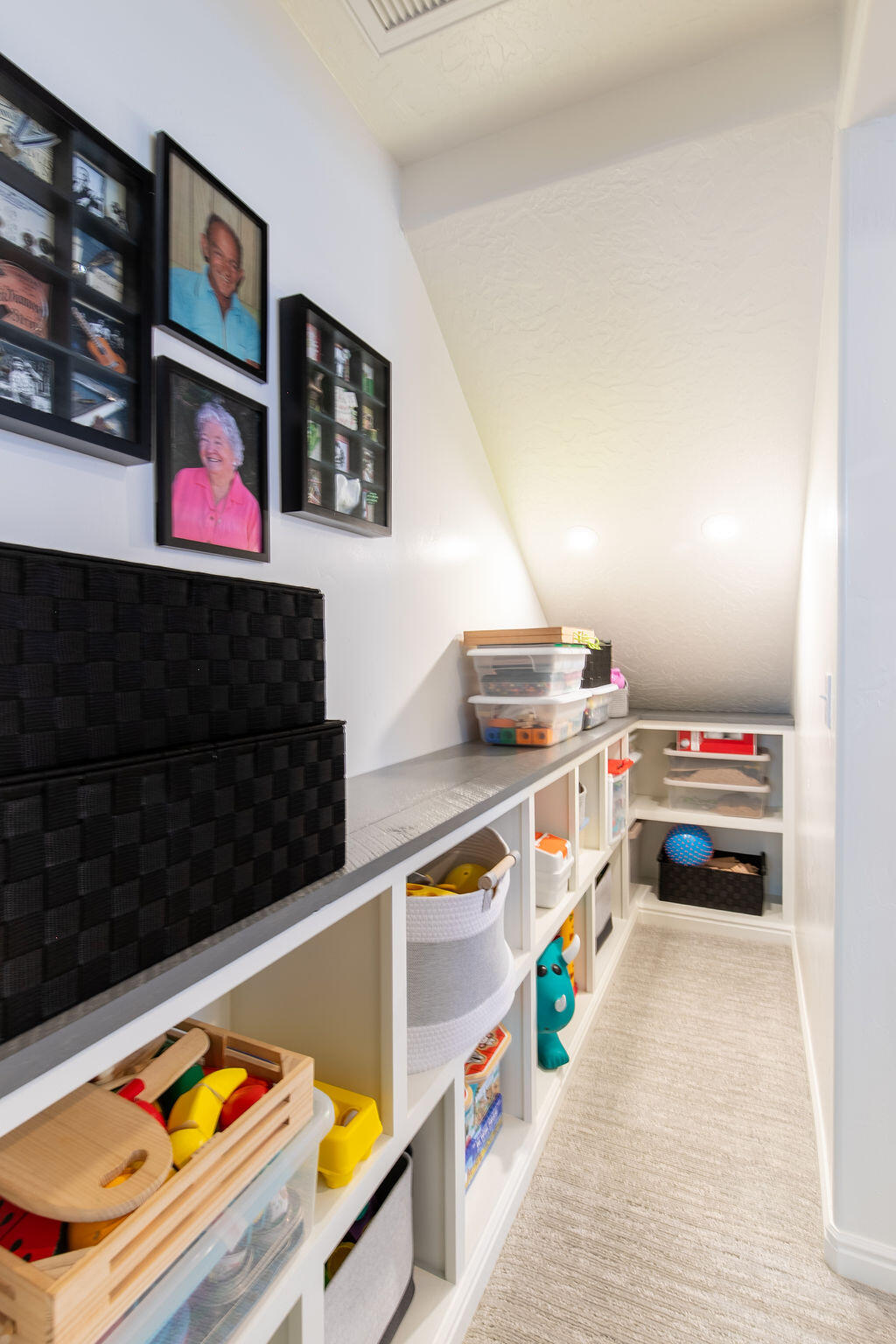 1653 E Millstone CIR