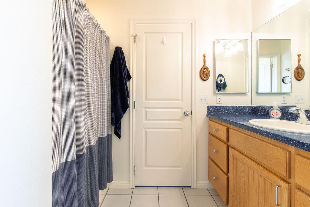 1653 E Millstone CIR