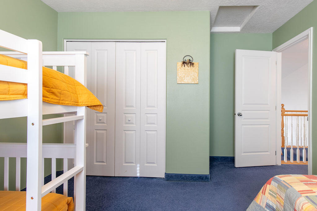 1653 E Millstone CIR