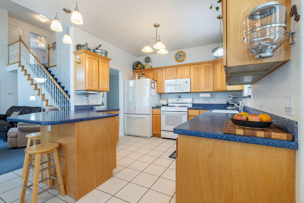 1653 E Millstone CIR