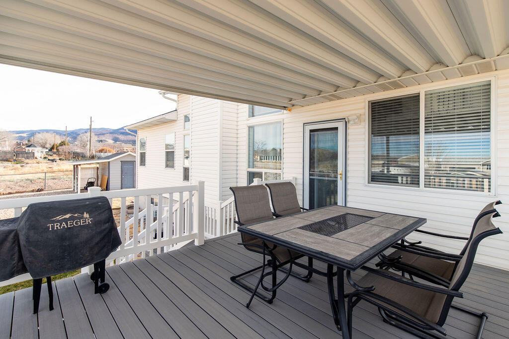 1653 E Millstone CIR